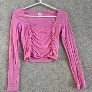 Wilfred Aritzia Fuchsia Long Sleeve Ruched Top